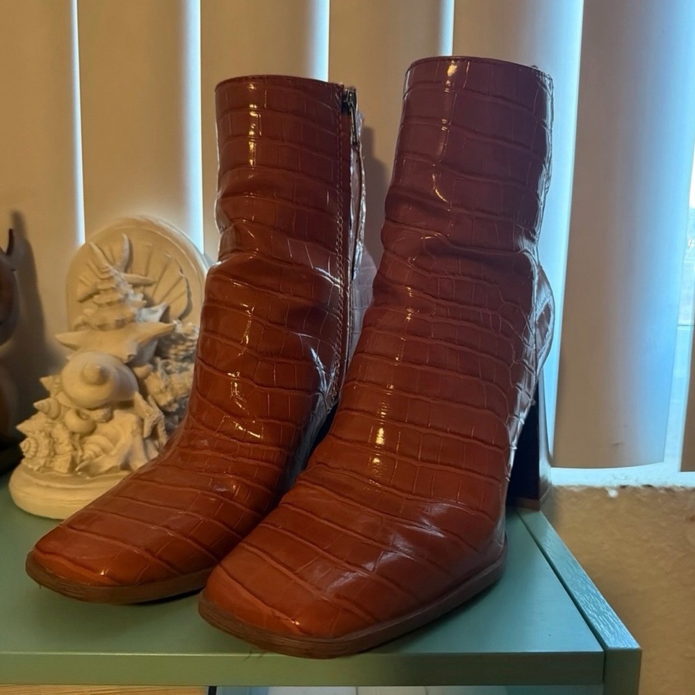 Circus NY by Sam Edelman Layla Bootie Brown Croc-Embossed Block Heel Ankle Boots